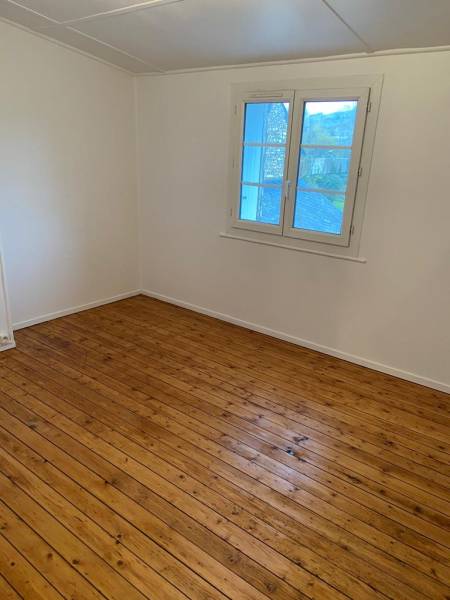Remise en peinture et rénovation du parquet d’une chambre sur Goderville 76