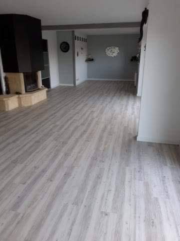 Artisan pour rénovation de revêtement de sol en LAME PVC collée proche de Goderville