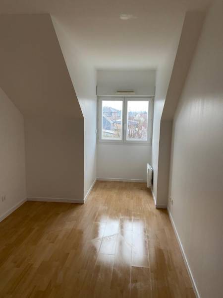 Artisan pour rénovation des peintures d'une chambre sur Fecamp