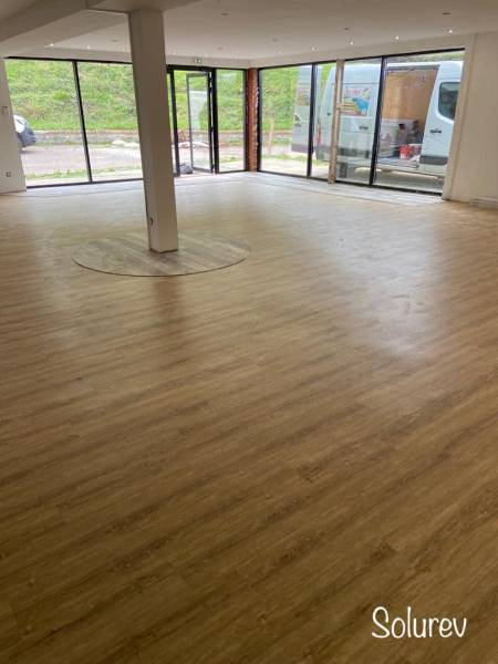 Pose de lames PVC pour une maison en rénovation située à Montivilliers 76