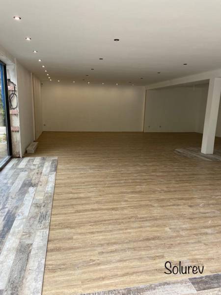 Pose de lames PVC pour une maison en rénovation située à Montivilliers 76